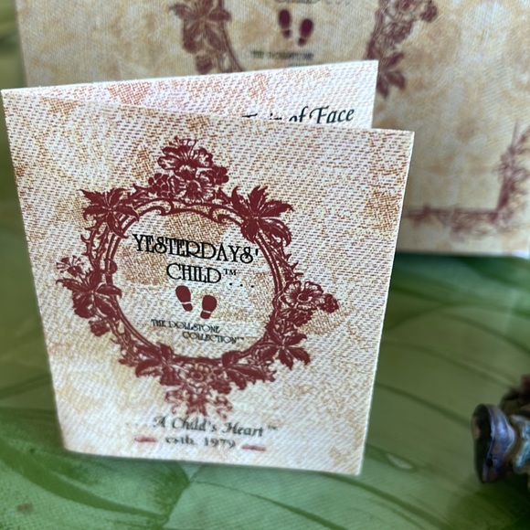 Yesterday's Child Victoria with Samantha Dollhouse Collection Victorian Girls - Picture 5 of 6